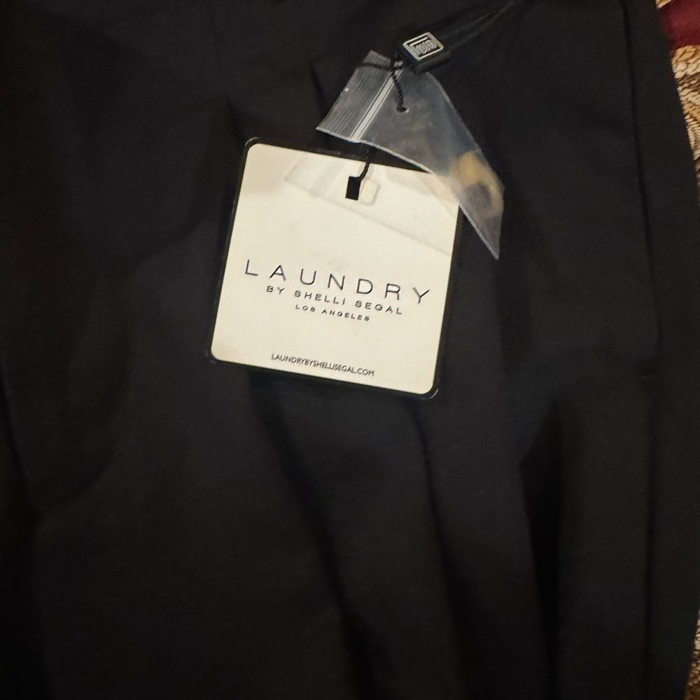 NWT Laundry by Shelli Segal straight leg, cuffed hem black pants.  Size 8 - Picture 8 of 9